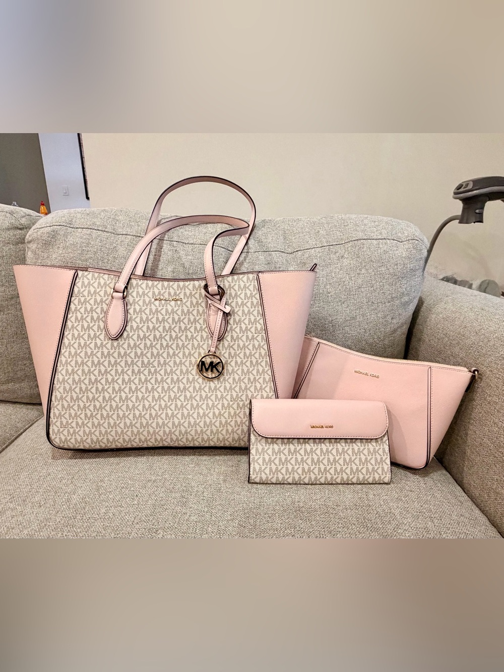 Michael Kors Pink Signature MK Large Tote 3 in 1 Jet Set Travel